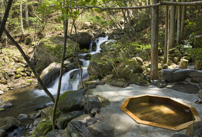 Rental hot spring baths for private use 